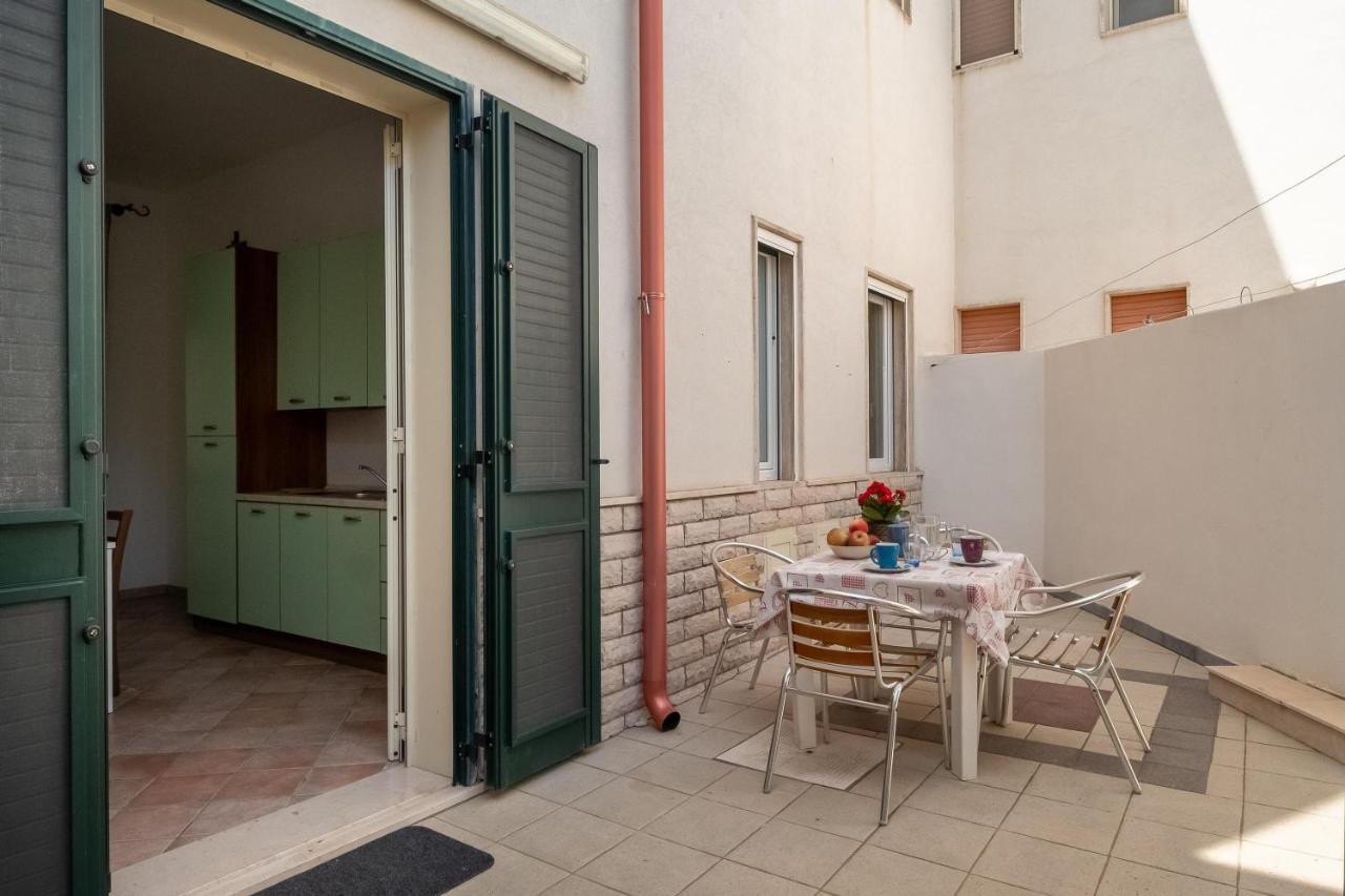 Casa Vacanze Kalocéri Torre dell'Orso Exterior foto