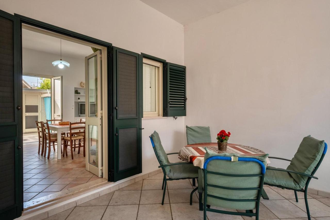 Casa Vacanze Kalocéri Torre dell'Orso Exterior foto